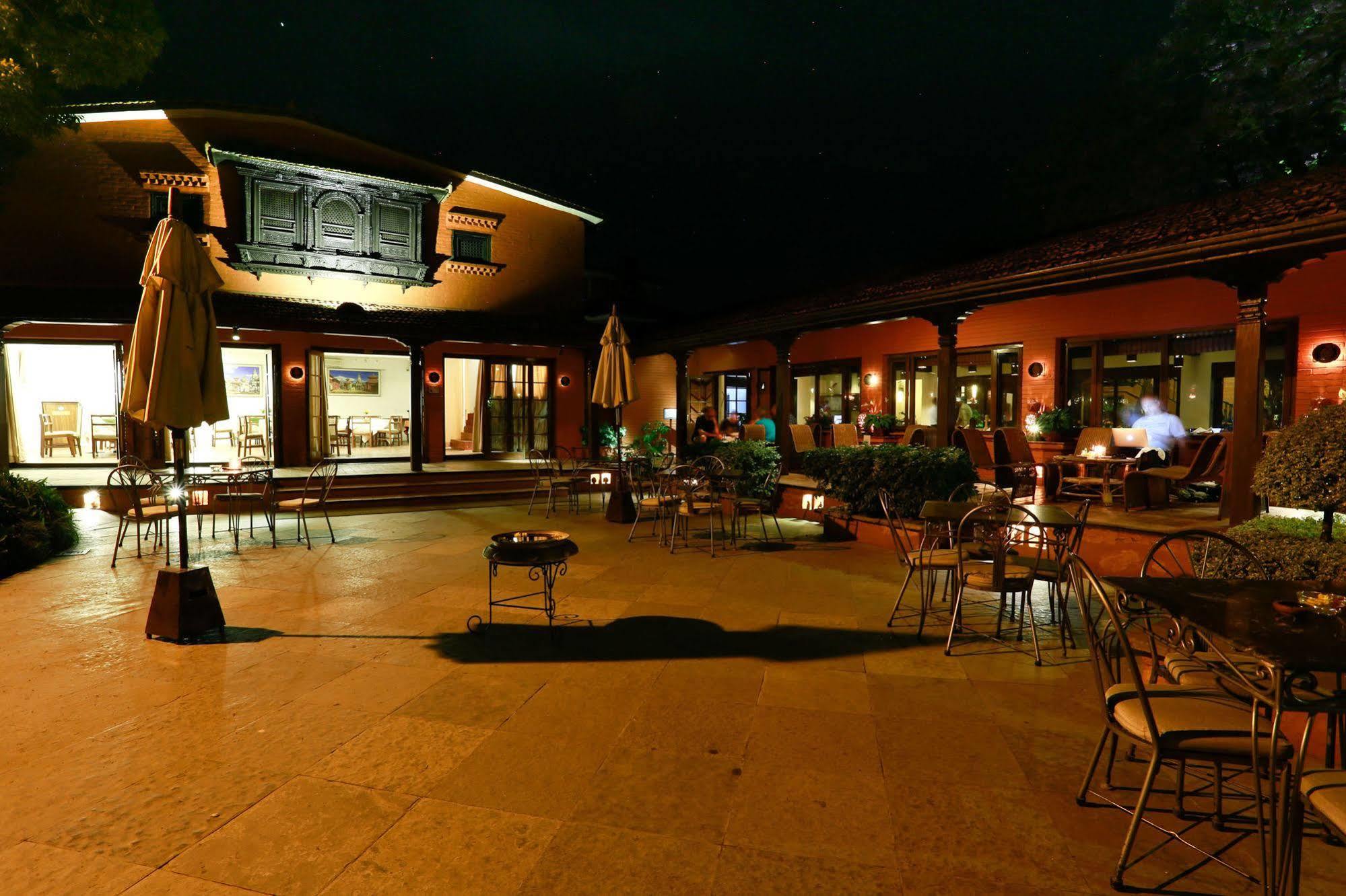 Summit Hotel Lalitpur Exteriör bild