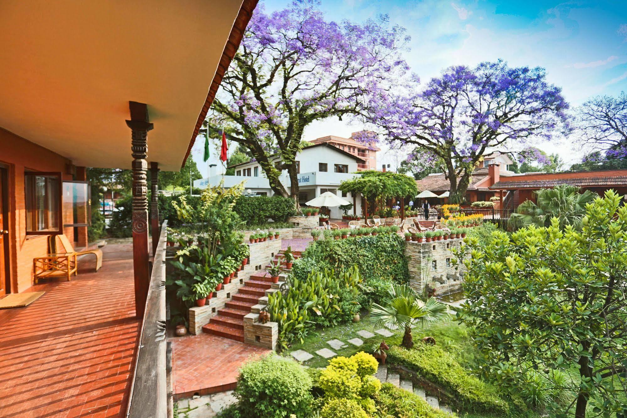 Summit Hotel Lalitpur Exteriör bild