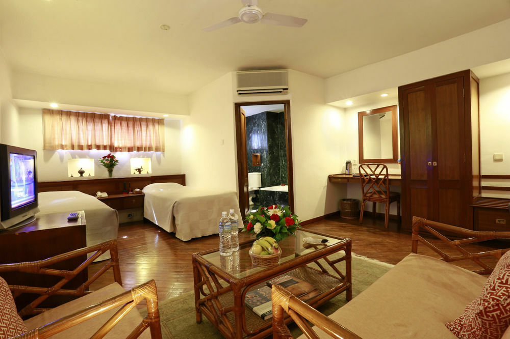 Summit Hotel Lalitpur Exteriör bild